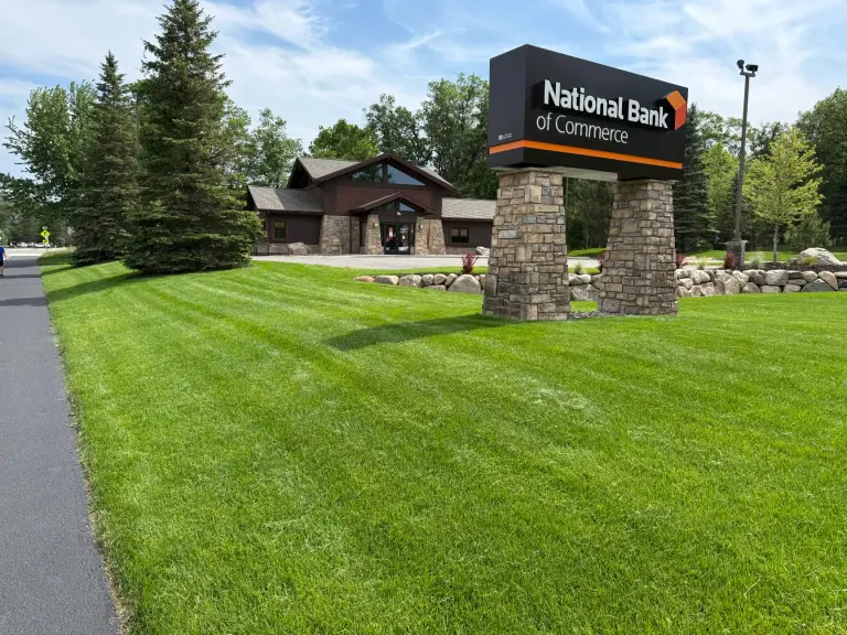 Commercial & Residential Lawn Care